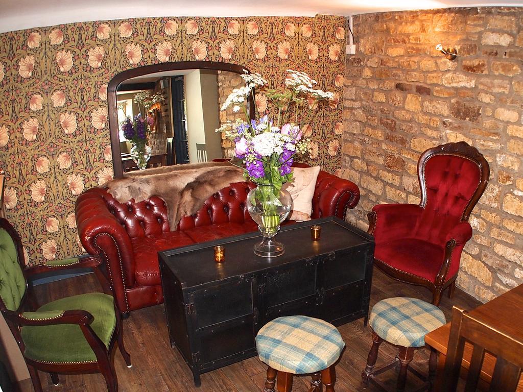 Coach & Horses Otel Bourton-on-the-Water Oda fotoğraf